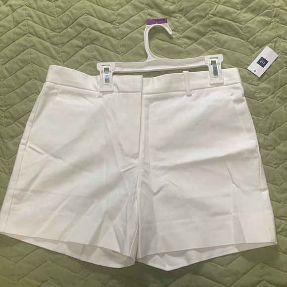 Gap Tailored Shorts - Picture 2 of 5